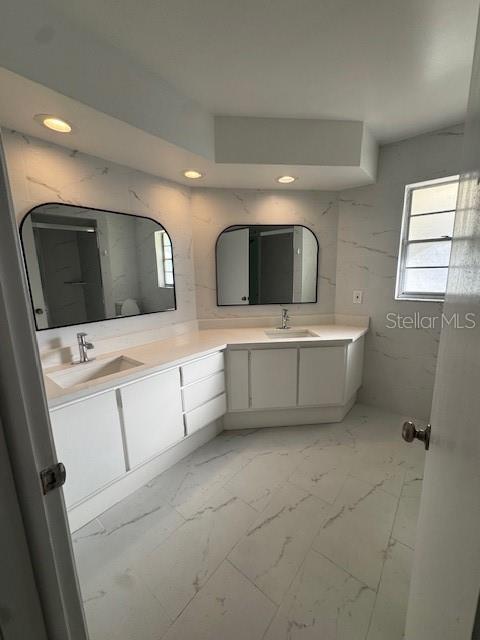 Building Photo - 216 Palm Island NW