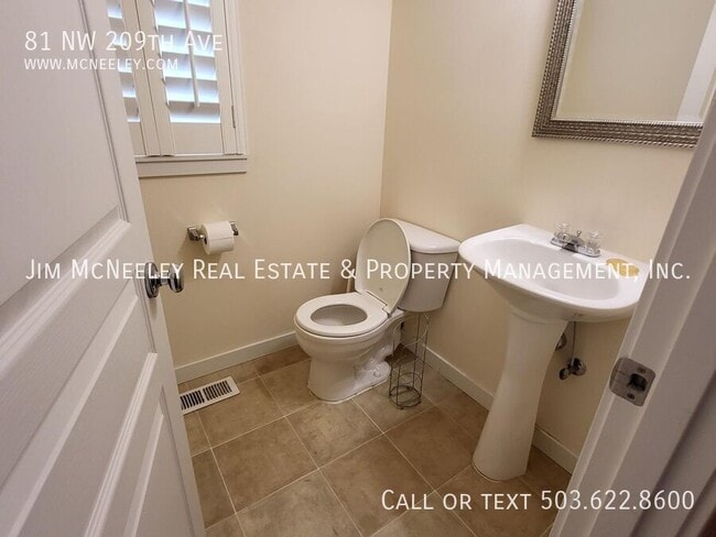 Building Photo - 81 NW 209th Ave