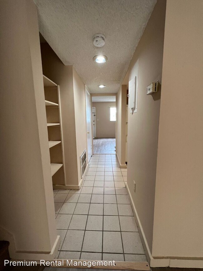 Building Photo - 2 br, 1.5 bath House - 3766 Aristotle Ave