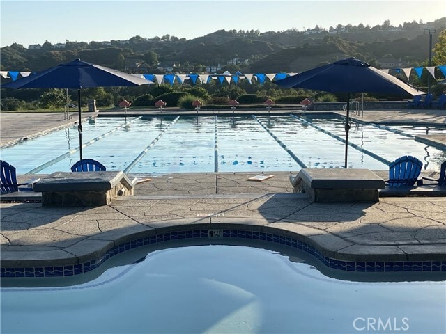 Building Photo - 32 Bogey Ln