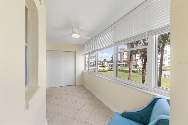 Building Photo - 4775 Cove Cir