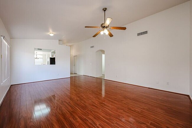 Building Photo - Charming 3-bedroom, 2-bathroom home locate...