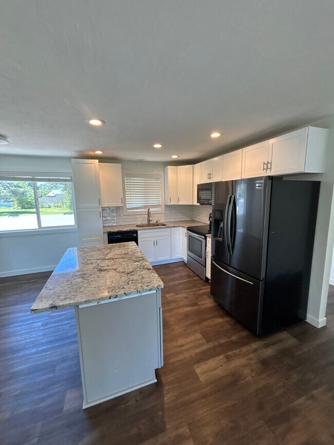 Building Photo - Charming 3 Bed, 1 Bath Home in Idaho Falls!