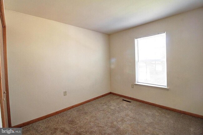 Building Photo - 427 Carrollton Dr