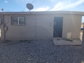 Building Photo - 320 E Ajo Way