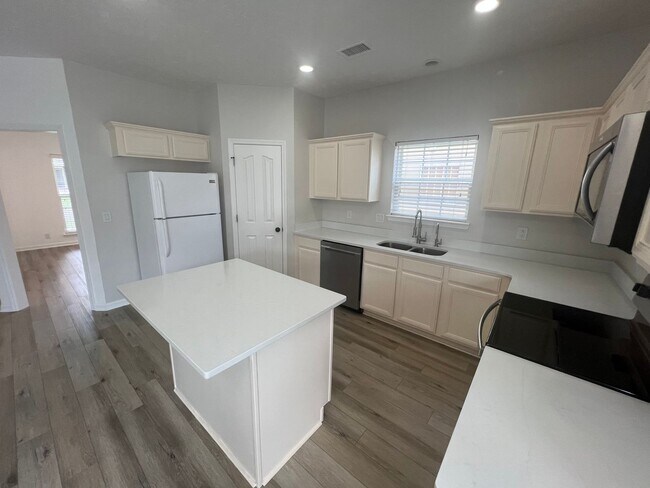 Building Photo - Blackman Area Coming Soon!