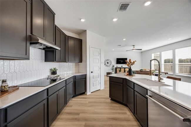 Building Photo - 1905 Red Berry Pass