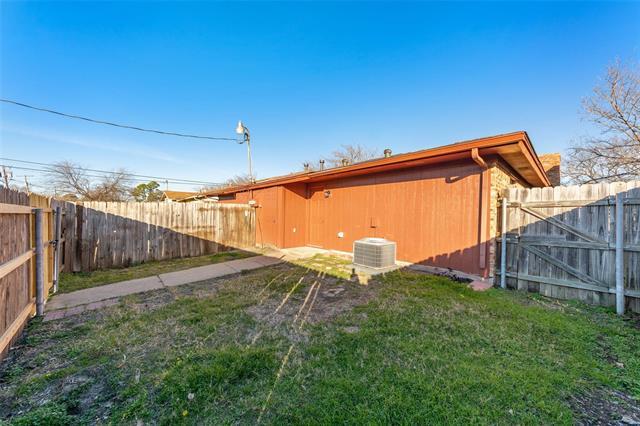 Building Photo - 1826 Family Cir