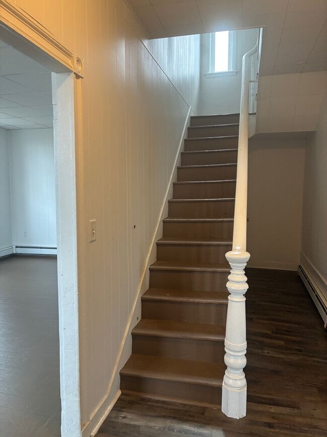 Building Photo - Single Family Home