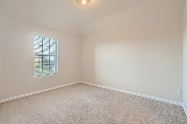 Building Photo - 908 Hartman Dr