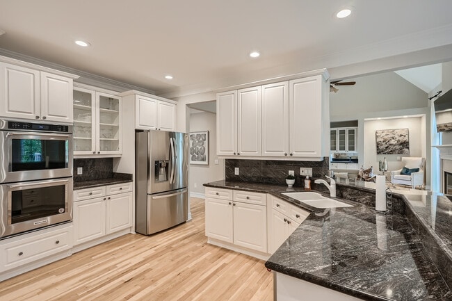 Building Photo - 3362 Mathieson Dr NE