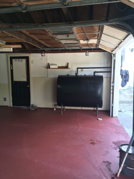 Building Photo - 11 Adams Ct