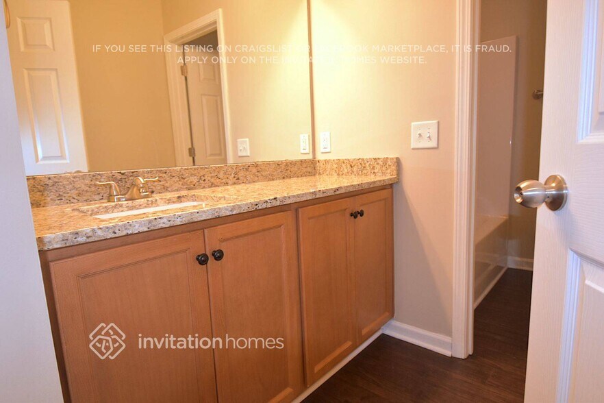 Building Photo - 1432 Ujamaa Dr