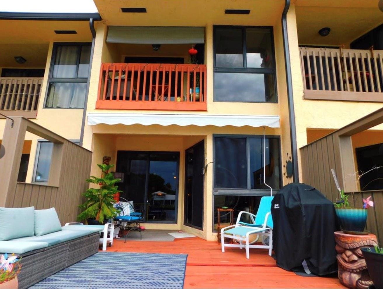 Building Photo - 797 S Riverside Dr