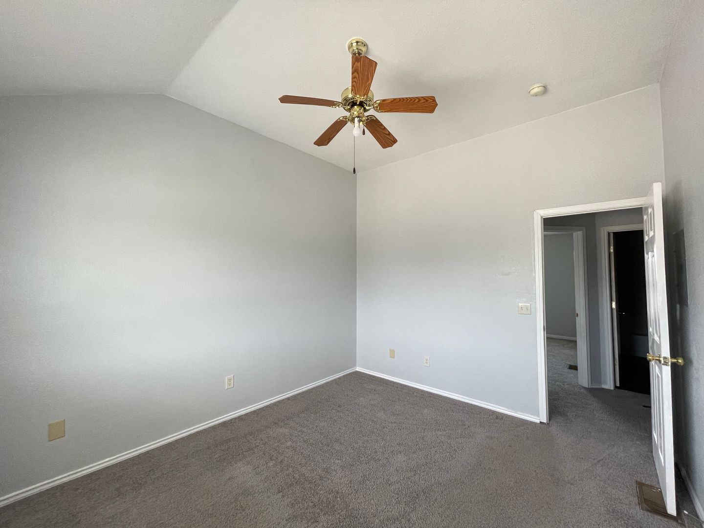 Building Photo - 4006 Madison Dr