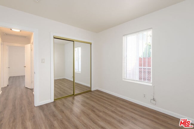 Building Photo - 2132 Cloverdale Ave