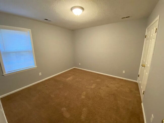 Building Photo - 3 Bedroom 2.5 Bath 2 car garage Fully updated home for rent in Gibsonville with  Granite counter ...