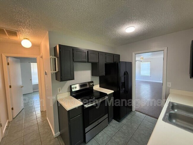 Building Photo - 105 Laurelwood Dr
