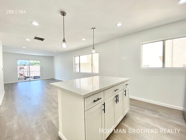 Building Photo - 1206 S Holt Ave