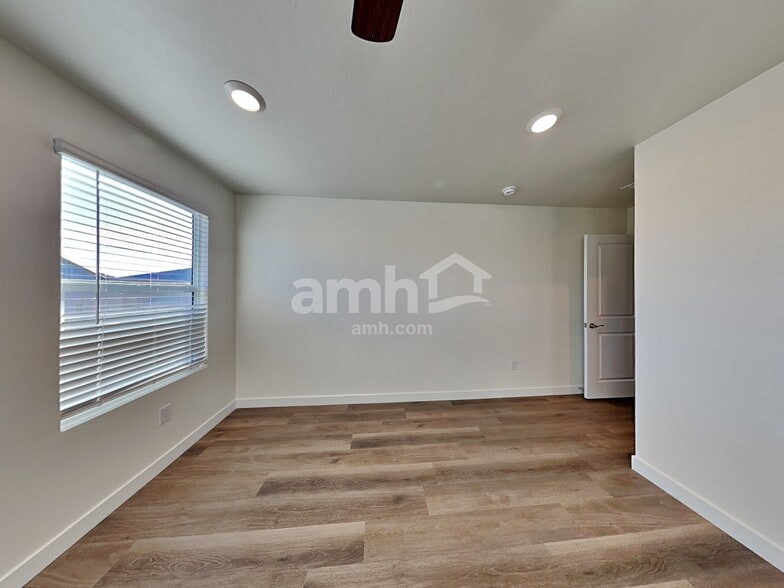 Building Photo - 6536 E Paseo Baranda