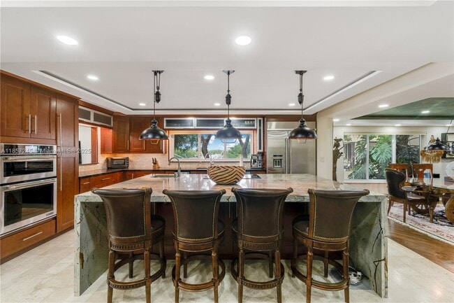 Building Photo - 6100 Paradise Point Dr