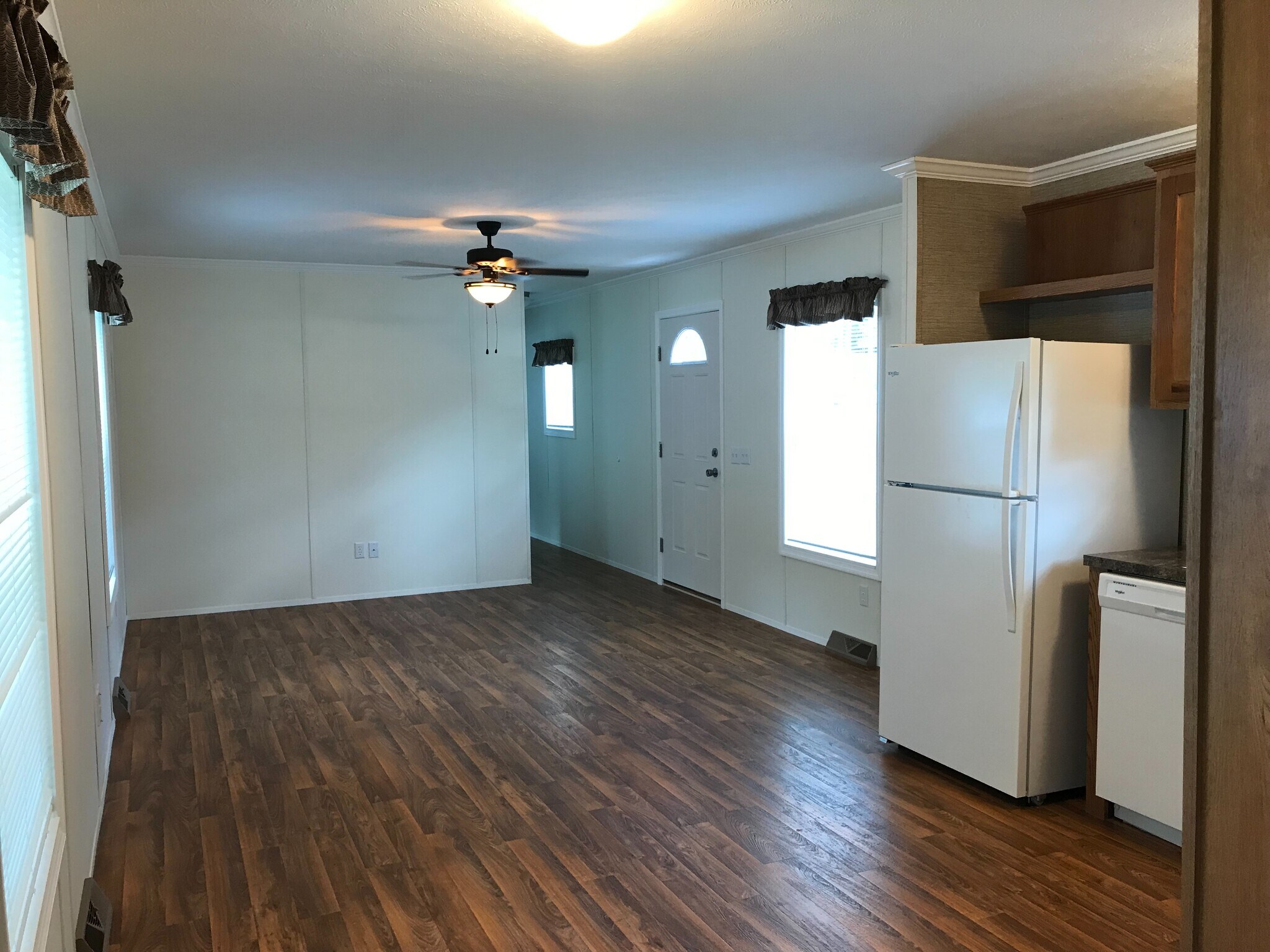 Building Photo - 28 Oak Tree Ln