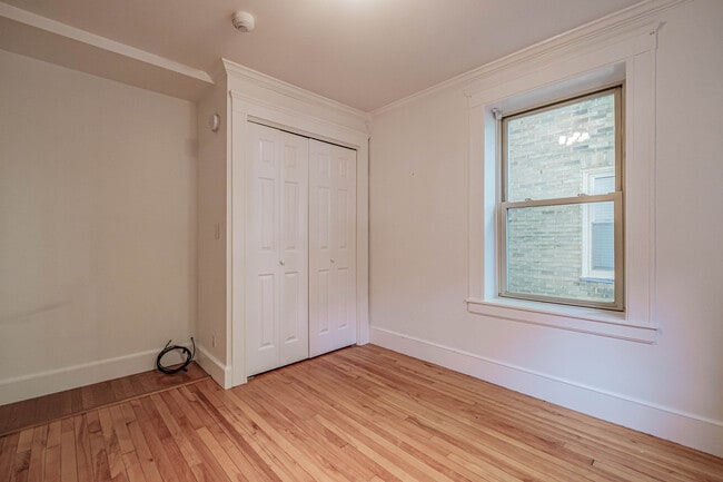 Building Photo - 197 Pine St