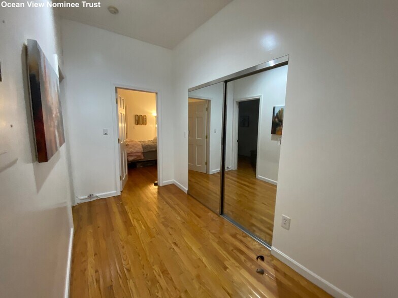 Building Photo - 240 Hanover St