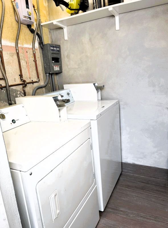 Building Photo - 1117 NE 10th St