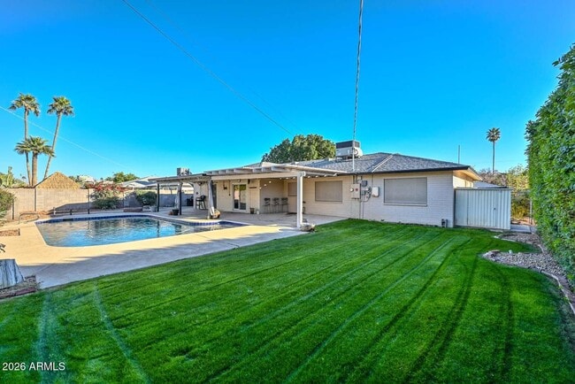 Building Photo - 6816 E Coronado Rd