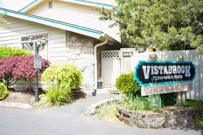 Building Photo - $500 OFF!! Garden-Level 2 Bed 2 Bath with ...