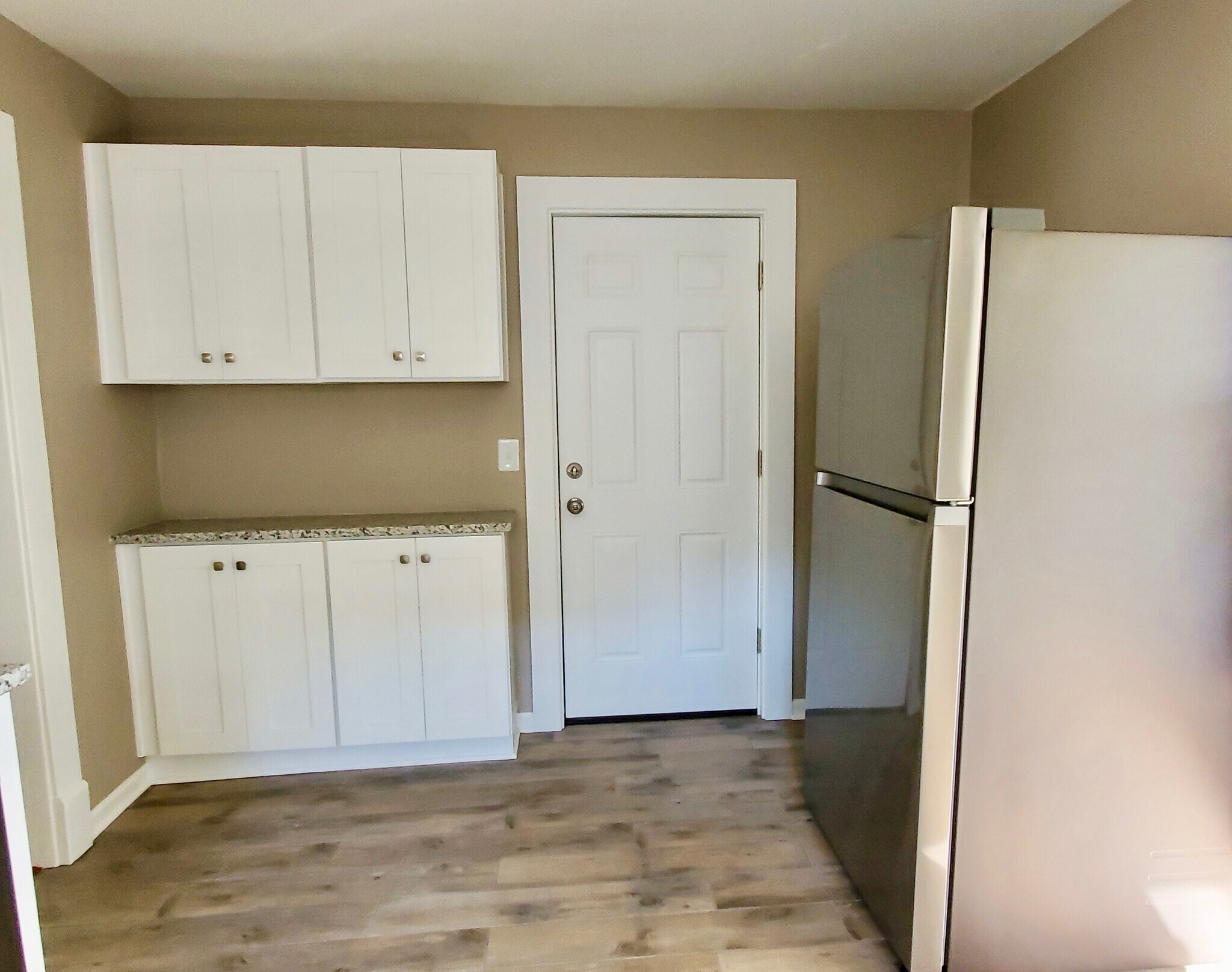 Kitchen - 2529 Charlotte St