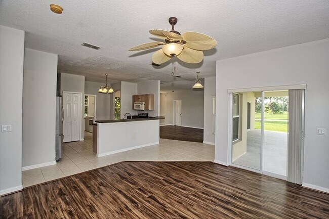 Building Photo - Spacious Home in Isles of Bellalago