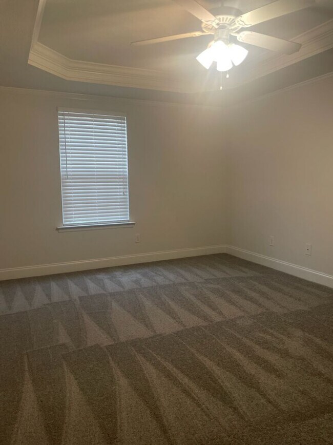 Building Photo - WEST AUGUSTA TOWNHOME CONVENIENT TO MEDICAL AND SCHOOLS