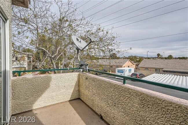 Building Photo - 5710 E Tropicana Ave