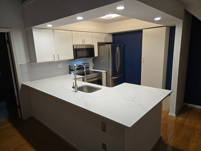 Building Photo - 1221 Eagles Ridge Dr