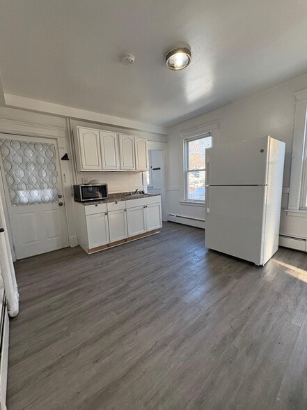 Building Photo - 37 Eastwood Ave