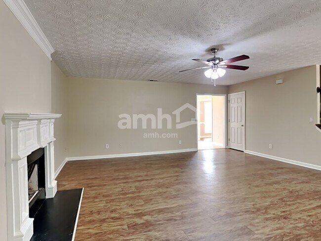 Building Photo - 70 Maxton Ave