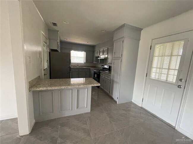 Building Photo - 610 W Jones Ave