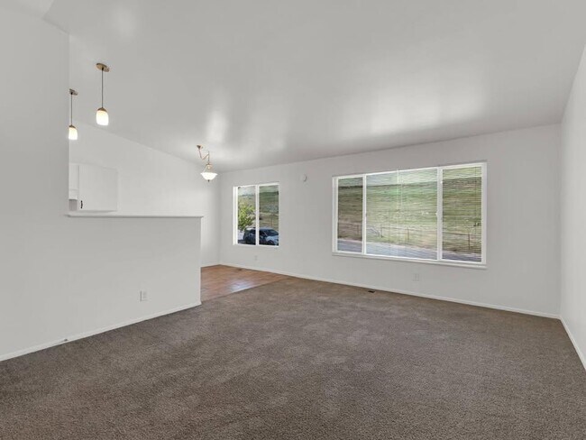 Building Photo - 3145 S 9200 W