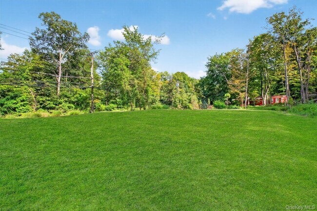 Building Photo - 2091 Maple Ave