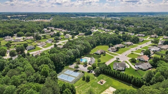Building Photo - 2615 Snowcrest Pl