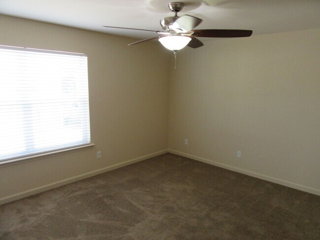 Building Photo - 2411 Astrid Ln