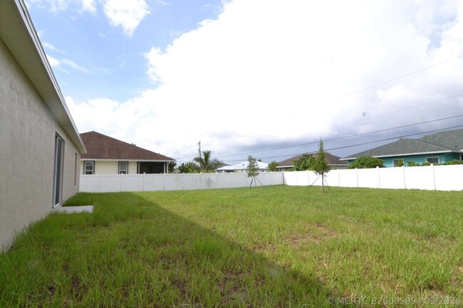 Building Photo - 2266 SW Cameo Blvd