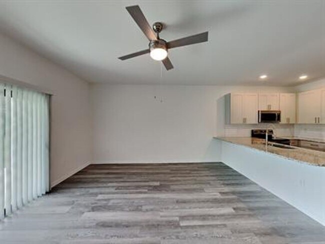 Building Photo - 3106 SE Santa Barbara Pl