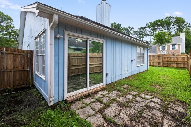 Building Photo - 3045 Yorktown Cir