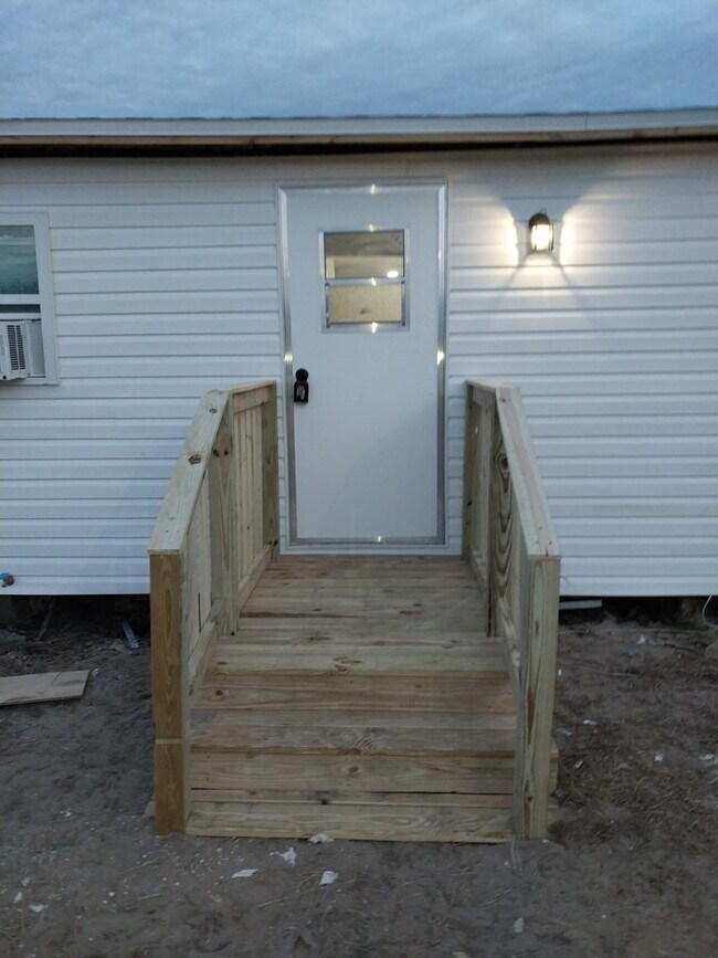Building Photo - Coming Soon- Newly renovated 3 bedroom 1 bath mobile home