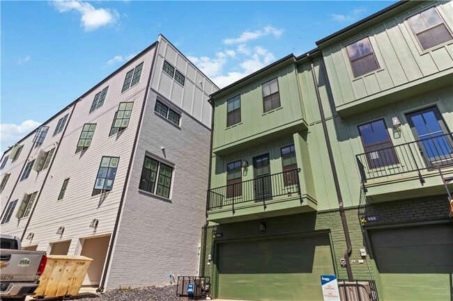 Building Photo - 964 N Circle Dr NW