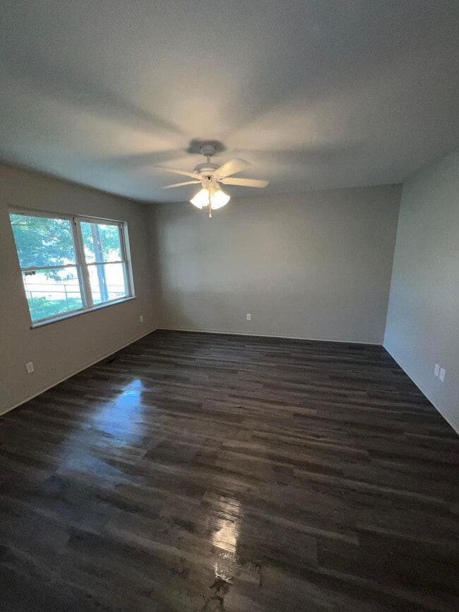 Building Photo - 658 Brower St