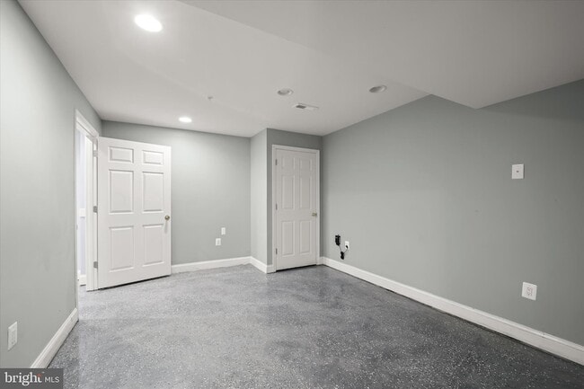 Building Photo - 8314 Sunnybrook Ct